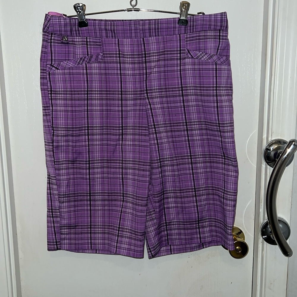 Izod golf shorts
